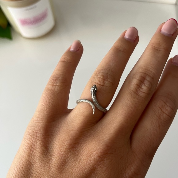 COPY - Pave diamond snake ring - Picture 2 of 3